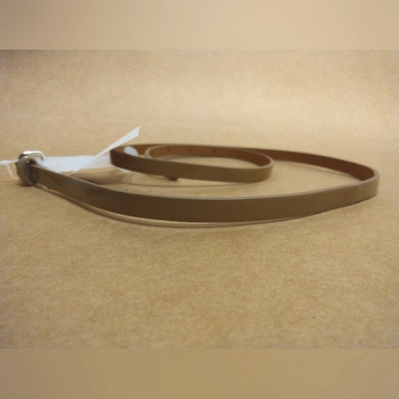 Joe Fresh women skinny belt - Picture 4 of 7